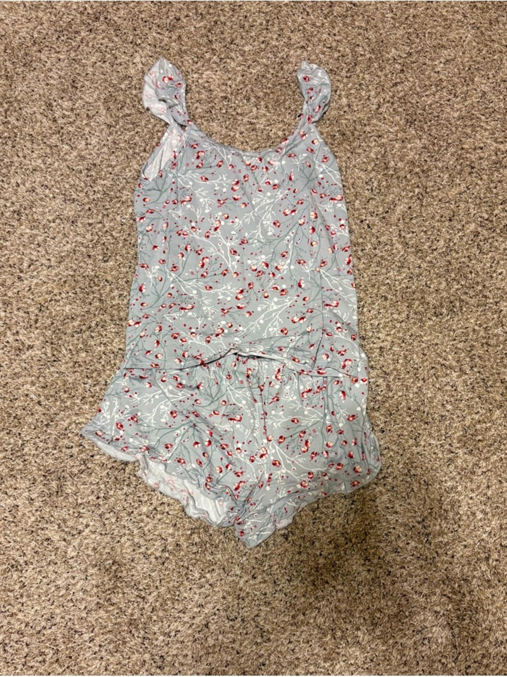 Nanette Lepore Gray and Red Floral Ruffle Cami & Shorts Pajama Set ❤️